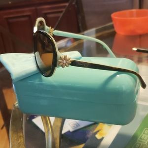 Tiffany & co Daisy Sunglasses 🕶